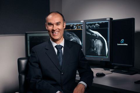 Dr Darveniza